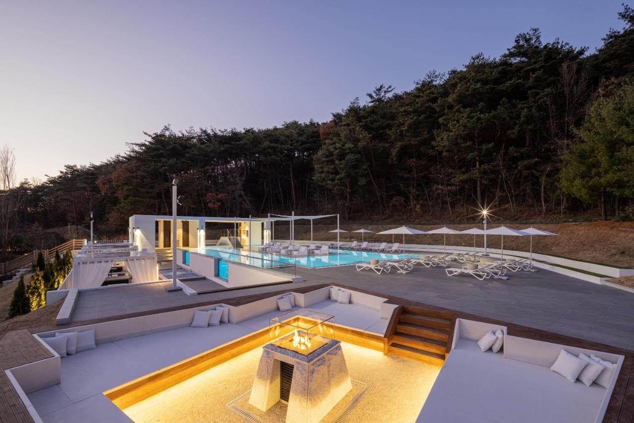 The Suites Hotel Namwon Екстер'єр фото