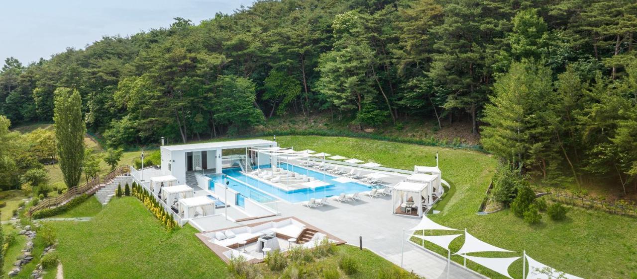 The Suites Hotel Namwon Екстер'єр фото