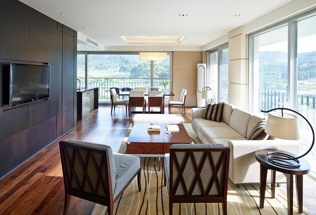 The Suites Hotel Namwon Екстер'єр фото