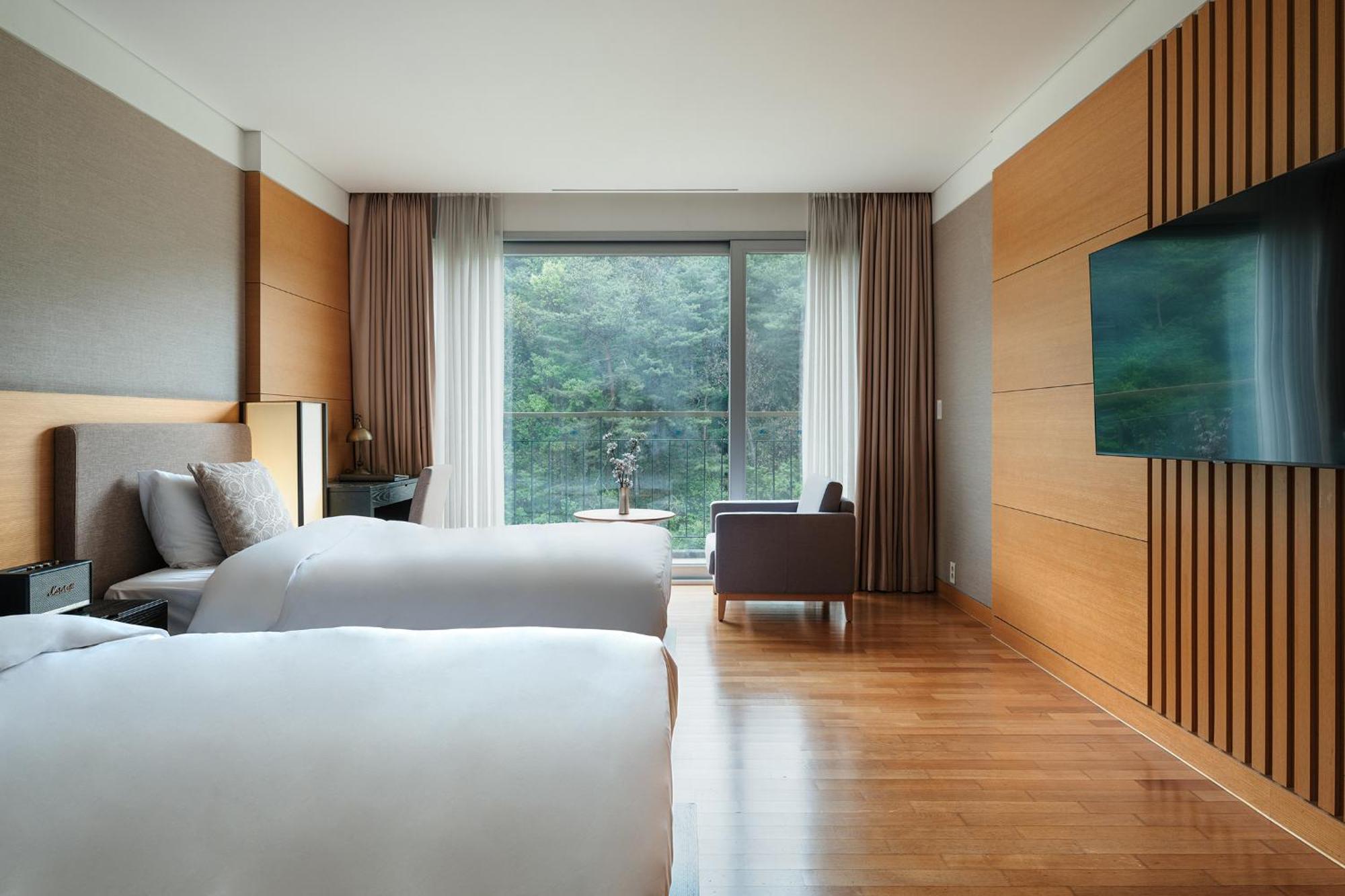 The Suites Hotel Namwon Екстер'єр фото
