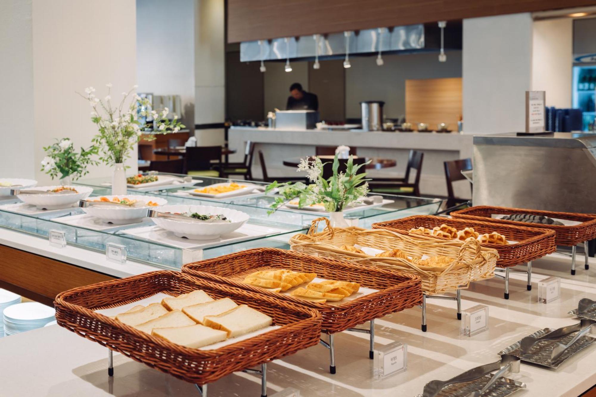 The Suites Hotel Namwon Екстер'єр фото